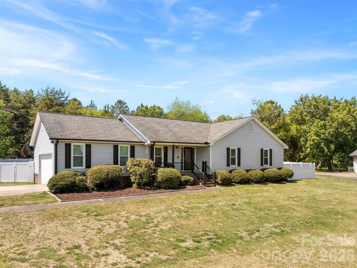 Property Photo: 114 Cross Creek Drive NC 28021