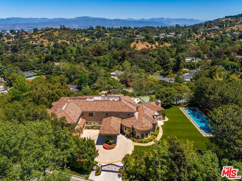 Property Photo:  11971 Lockridge Rd  CA 91604 