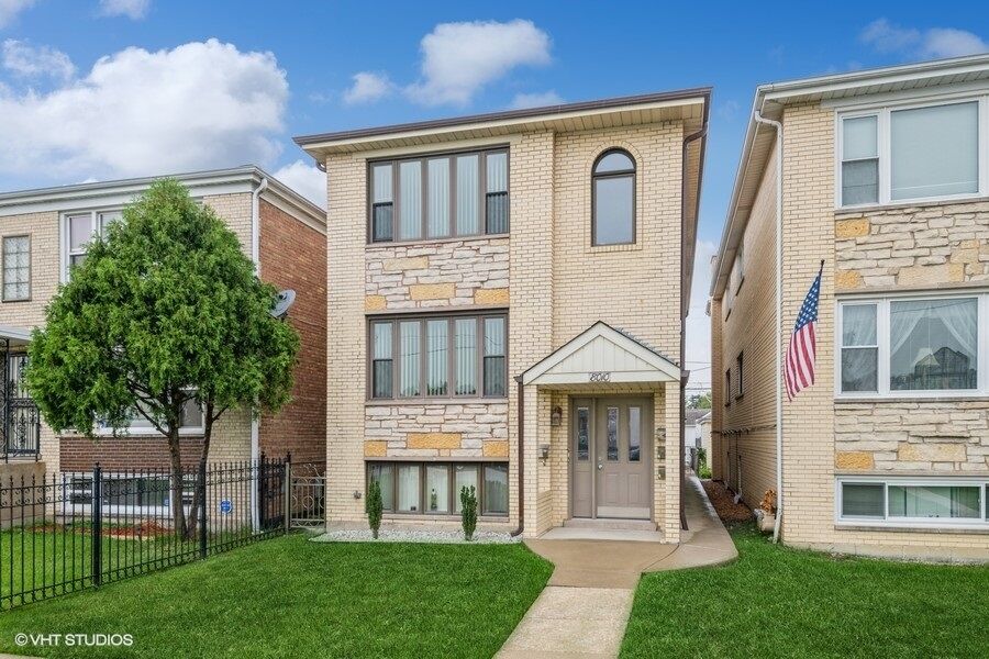 Property Photo:  8010 W Addison Street 1  IL 60634 