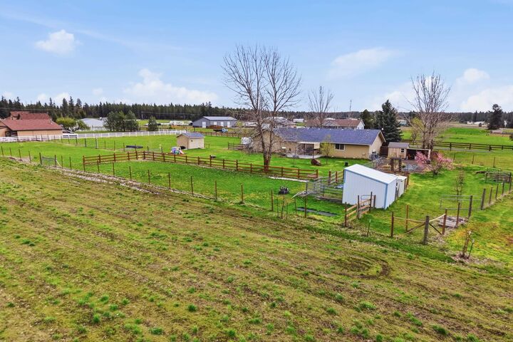 Property Photo:  3916 W Dakin Ln  WA 99004 