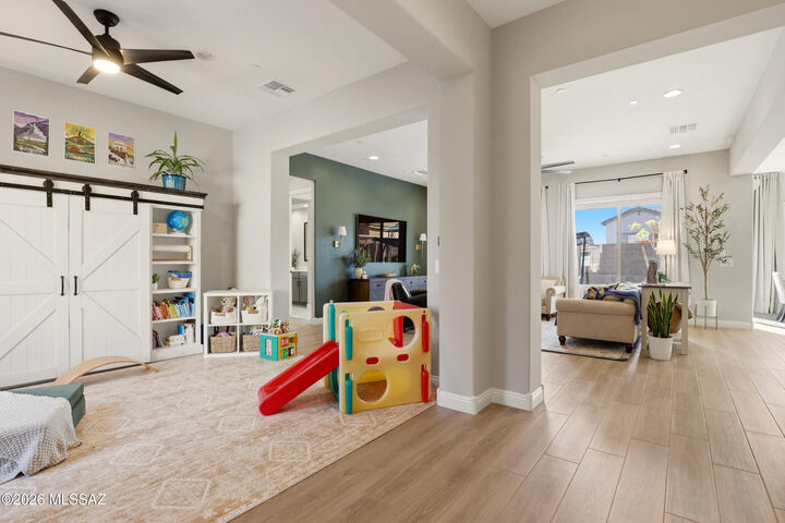 Property Photo:  10937 N Ledge Stone Drive  AZ 85742 