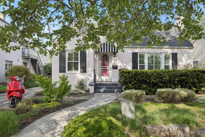 Property Photo:  909 Slater Street  CA 95404 