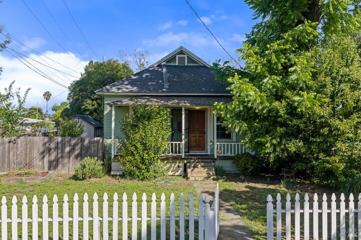 Property Photo:  227 Hewett Street  CA 95401 