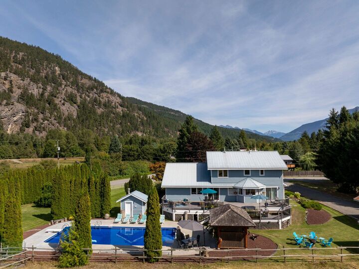 Property Photo: 7569 Oberson Road BC V0N 2L0