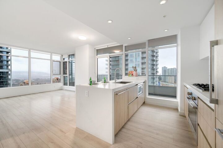Property Photo: 6080 McKay Avenue 2307 BC V5H 0J4