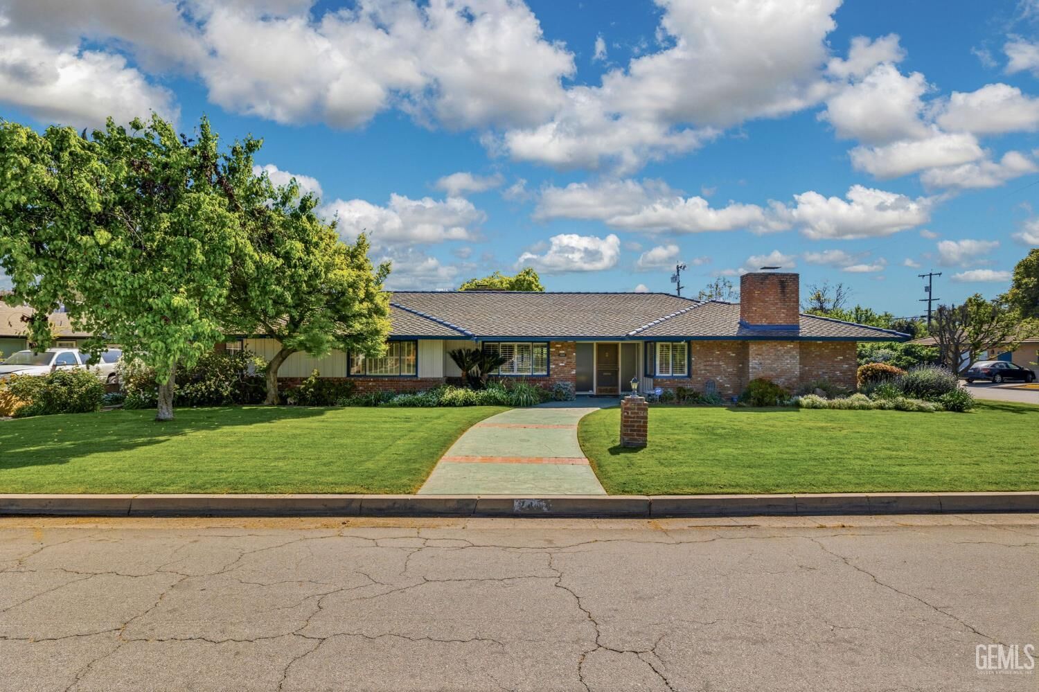 Property Photo:  2444 Pine Street  CA 93301 