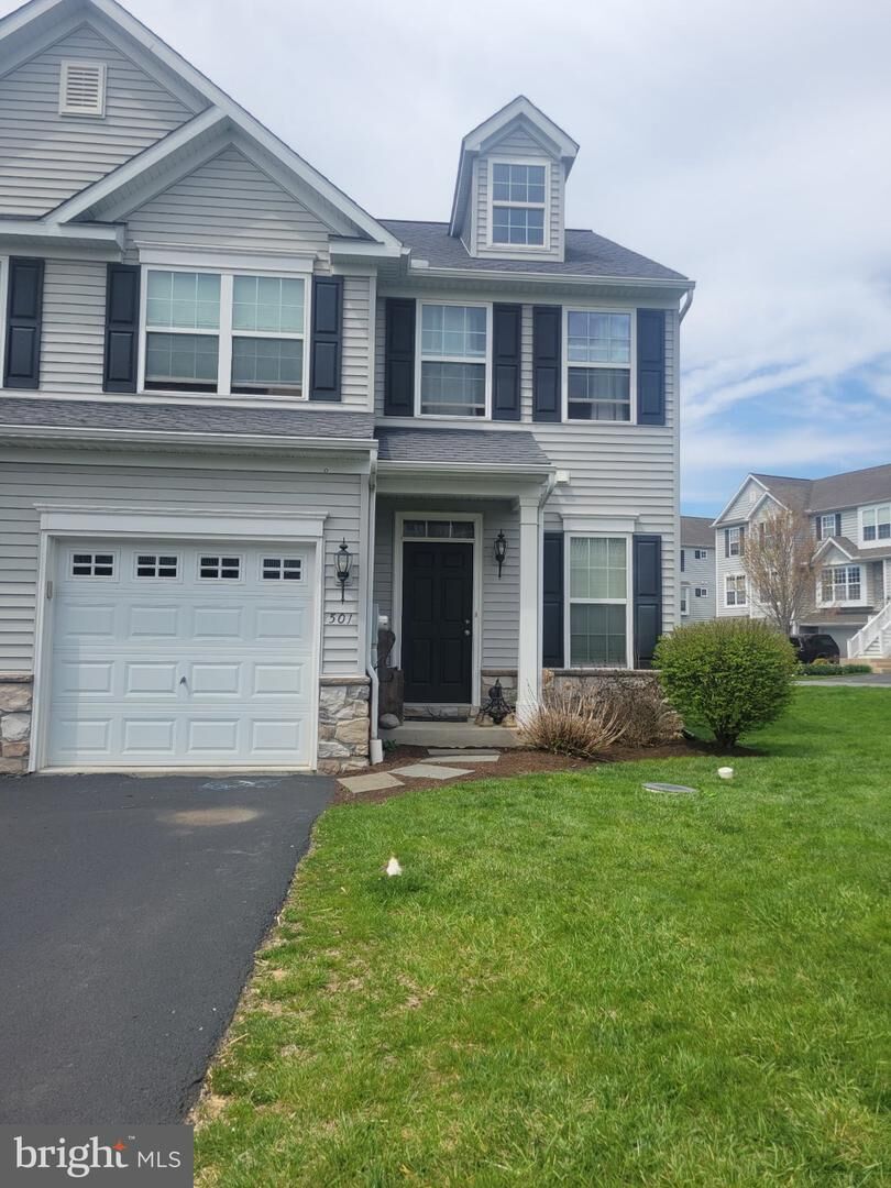 Property Photo:  501 Heather Way  PA 19543 