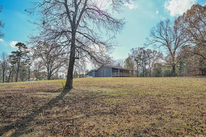 Property Photo:  2210 S Reine Street  AR 71953 
