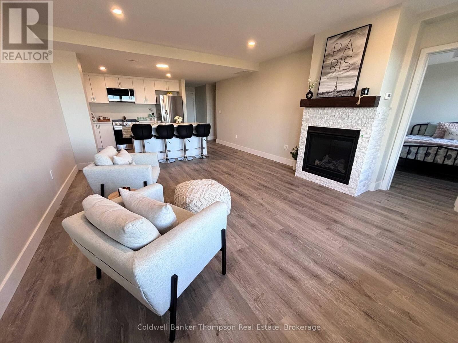 Property Photo:  11 Tree Tops Lane 103  ON P1H 1A9 