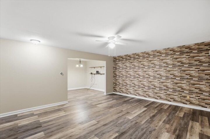 Property Photo:  842 W 6th Street  OH 43040 