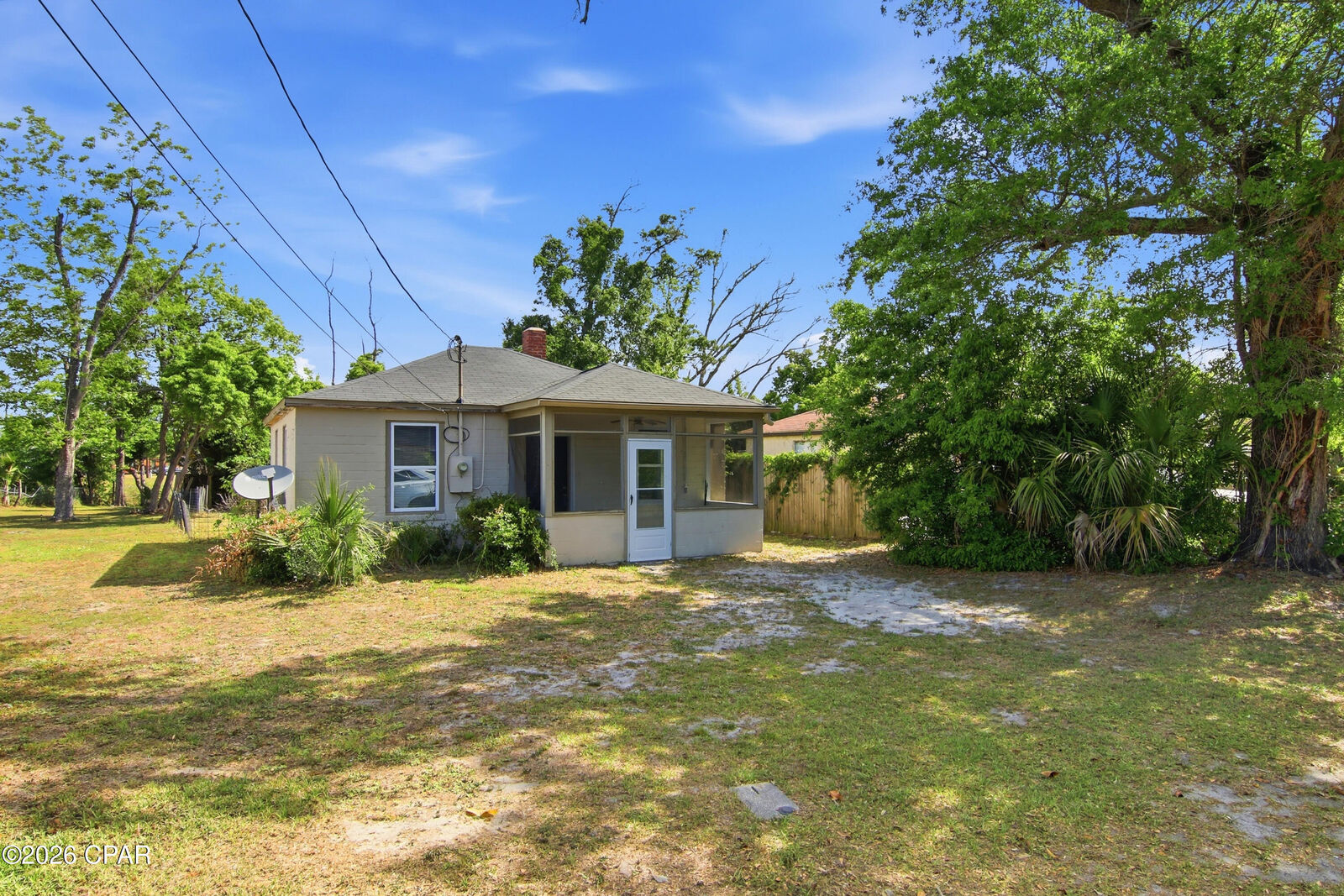 Property Photo: 1324 Lincoln Drive FL 32401