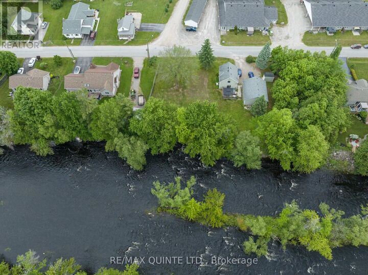 Property Photo:  210 Alexander Street  ON K0K 3J0 