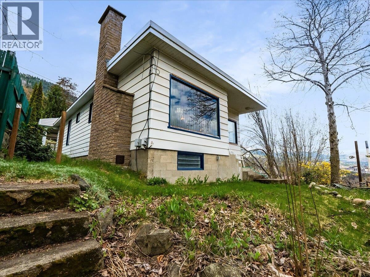 Property Photo: 1472 Green Avenue Lane BC V1R 4K2