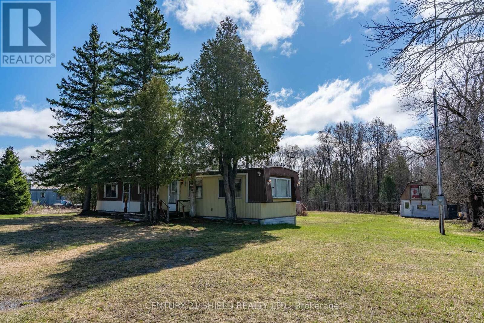 Property Photo: 18100 Kenyon Concession Rd 1 Road ON K0C 1B0
