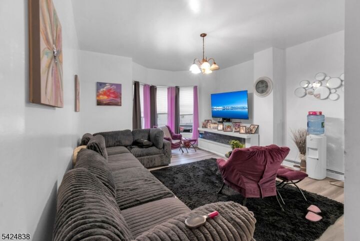 Property Photo:  25 Oak St 2  NJ 07501 