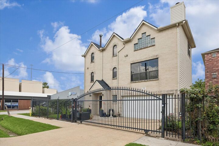 Property Photo:  5201 Cornish Street  TX 77007 