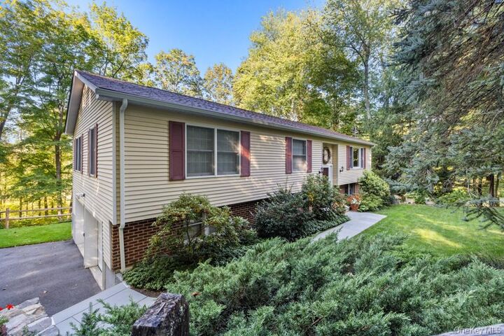 Property Photo:  8 Debbie Lane  NY 10518 