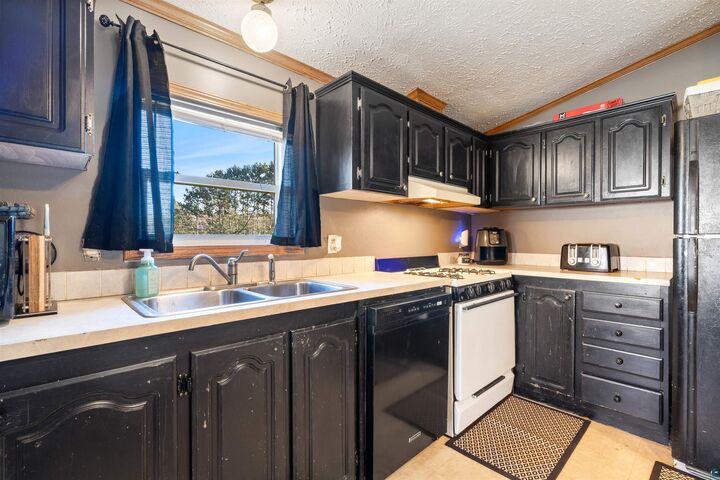 Property Photo:  9395 Larson Rd  MN 55711 