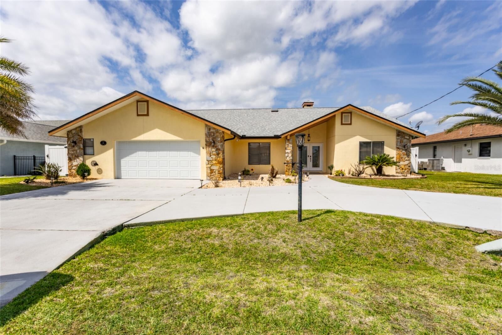 Property Photo:  18 Classic Court S  FL 32137 