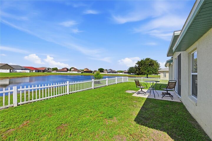 Property Photo:  2704 Eagle Creek Court  FL 34746 