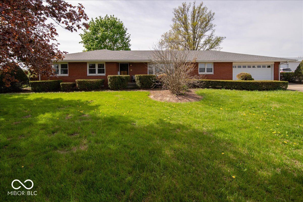 Property Photo:  5735 E 400 S  IN 46902 