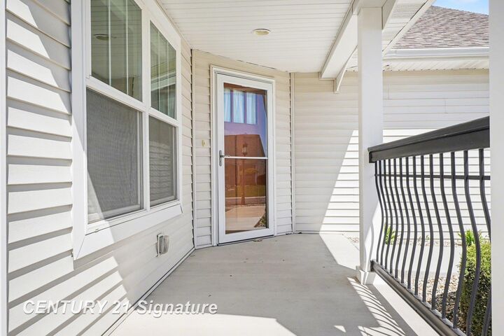 Property Photo:  29 Tuscany Circle  MI 48603 