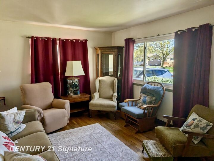 Property Photo:  905 Fleetwood Drive  MI 48604 