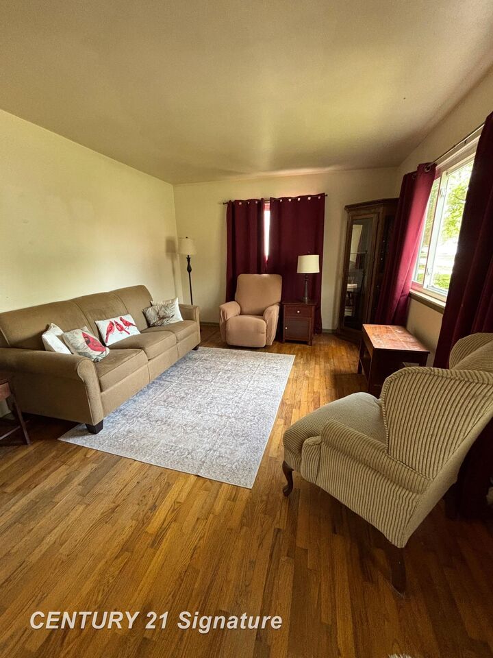 Property Photo: 905 Fleetwood Drive MI 48604