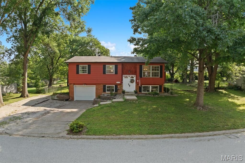 Property Photo: 5803 Piasa Trail IL 62035