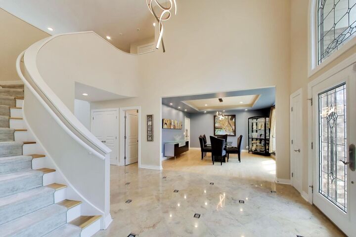 Property Photo: 1639 Thornwood Lane IL 60035