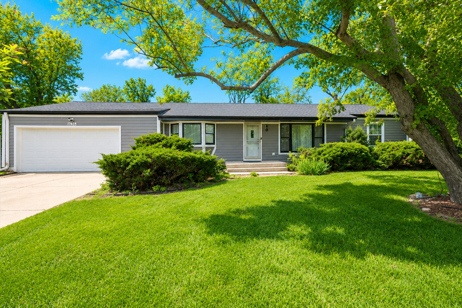 Property Photo:  1635 Dun Lo Drive  IL 60004 