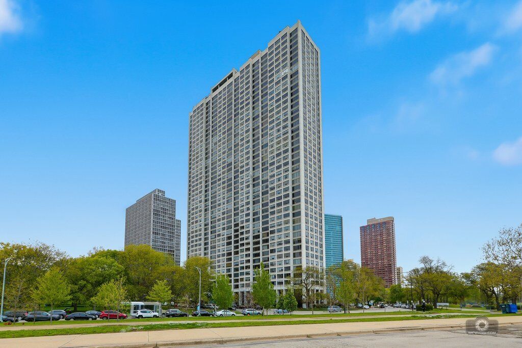 Property Photo:  2800 N Lake Shore Drive 3411  IL 60657 