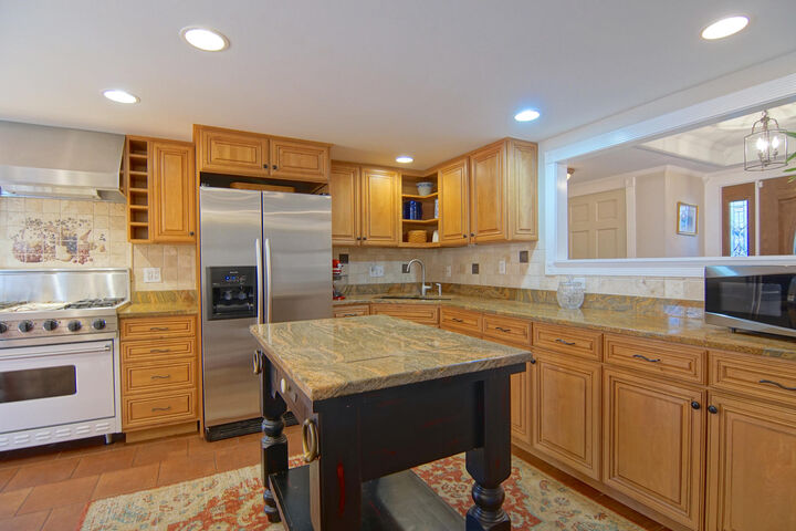 Property Photo:  4 Spring Lane  ME 03903 