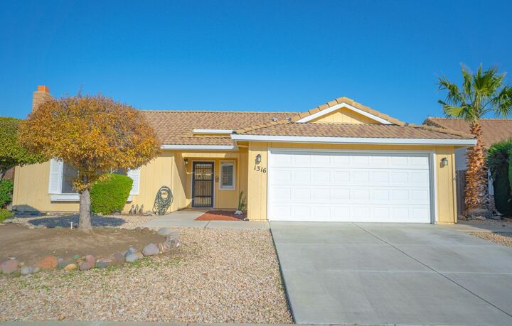 Property Photo:  1316 Chukar Street  CA 93635 