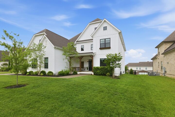 Property Photo:  6083 Kidman Ln  TN 37174 