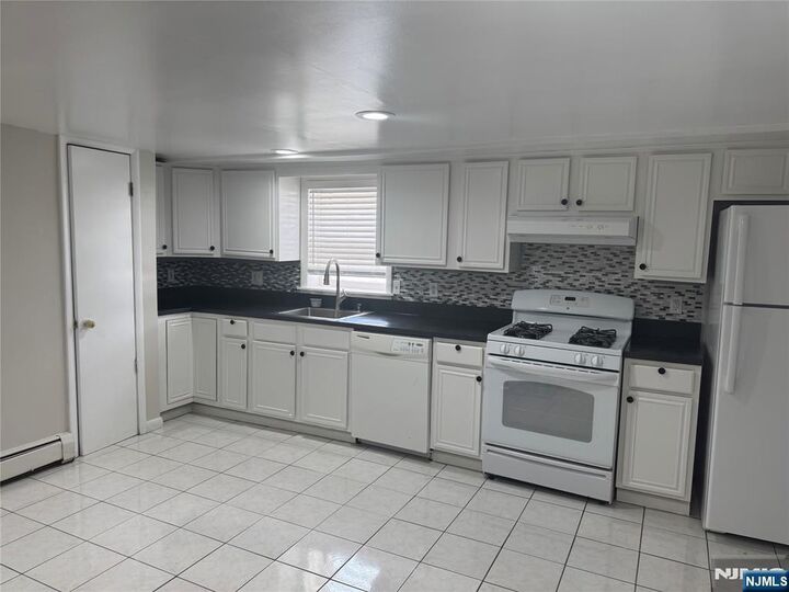 Property Photo:  171 Charles Street 2  NJ 07094 