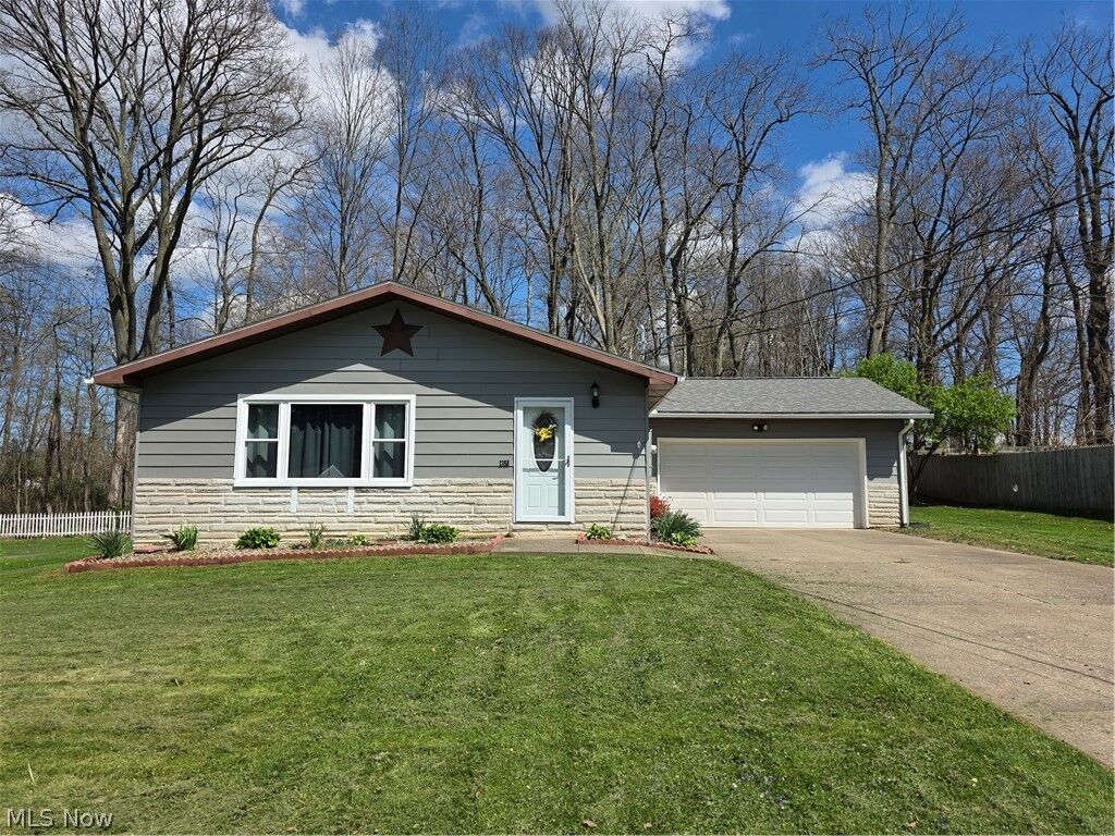 Property Photo: 1358 Andrew Avenue OH 44460