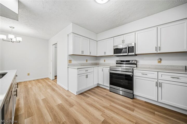 Property Photo:  210 Teal Trace 210  OH 44124 