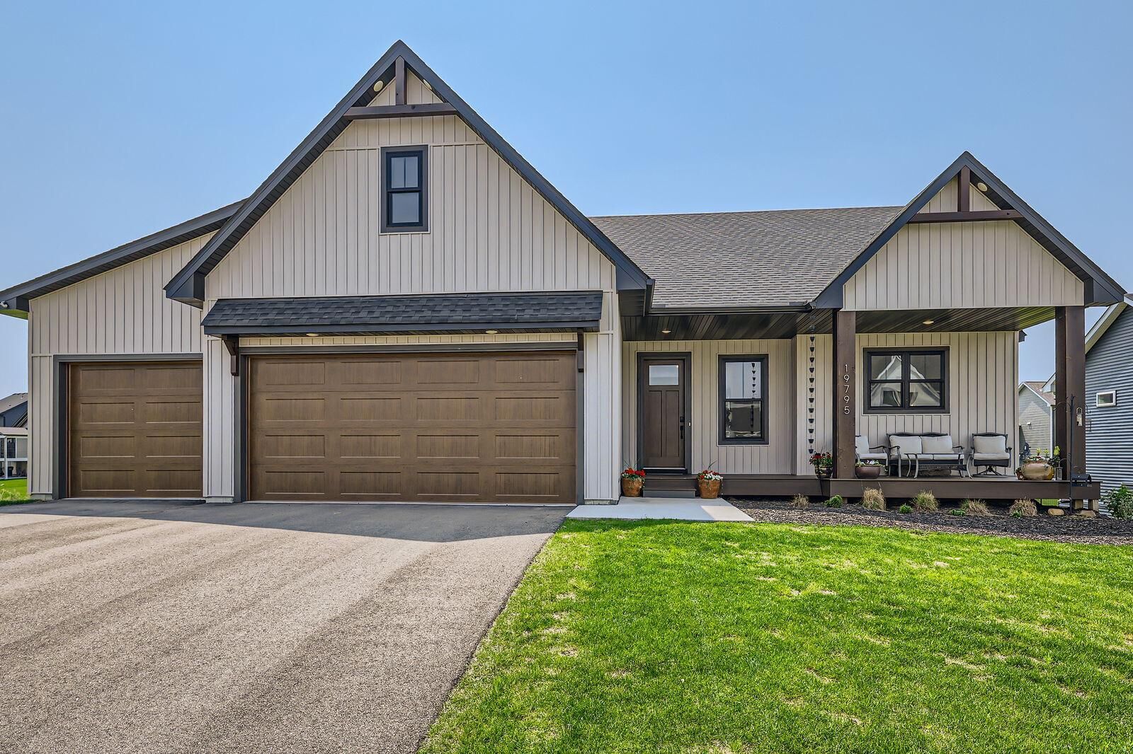 Property Photo:  19795 Henning Avenue  MN 55044 