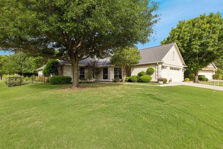 Property Photo:  9300 Malibu Court  TX 76207 