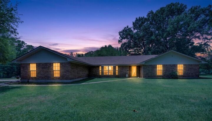 Property Photo:  6845 Highway 1  LA 71107 