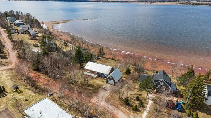 Photo de la propriété:  73 Riverbank Drive  PE C1B 3E7 