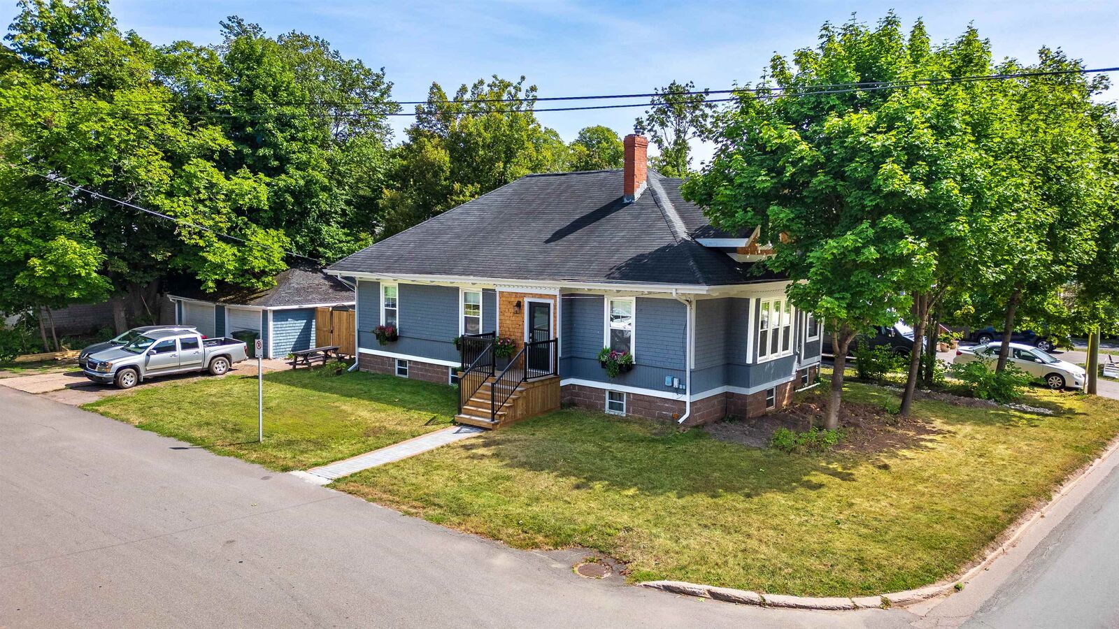 Photo de la propriété:  20 North River Road  PE C1A 3K4 