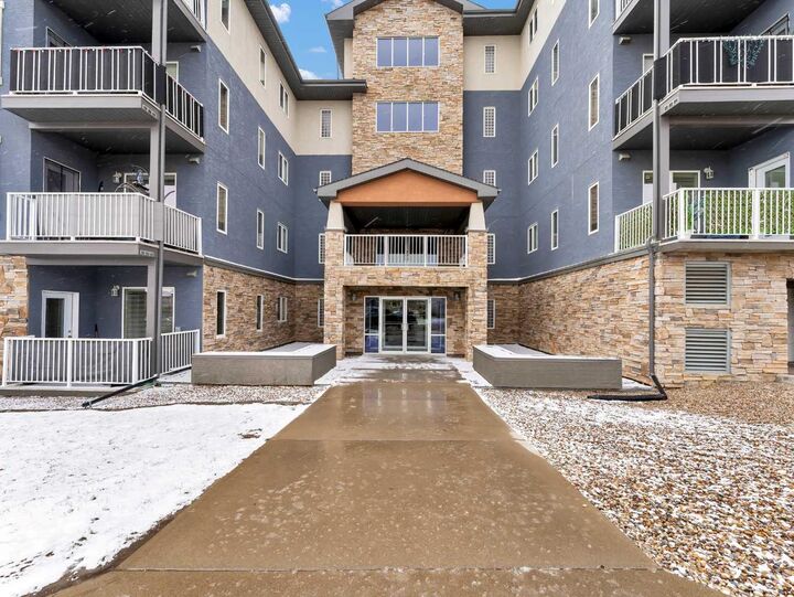 Property Photo: 19 Terrace View NE 317 AB T1C 0E8