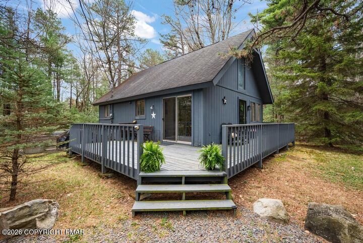 Property Photo: 128 Long View Lane PA 18350
