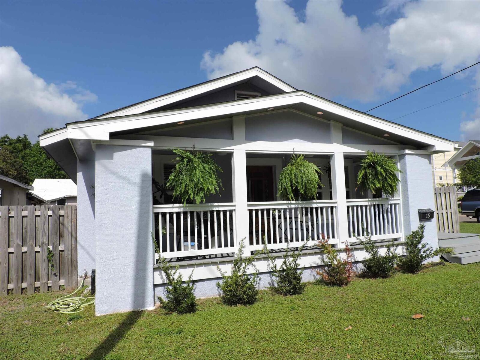 Property Photo:  19 N C St  FL 32502 
