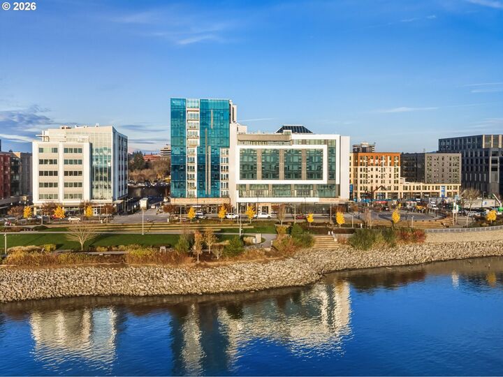 Property Photo:  590 Waterfront Way 901  WA 98660 