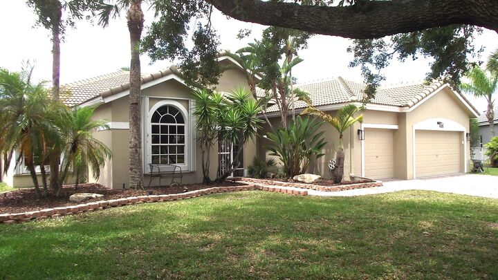 Property Photo:  3945 Diamond Chip Court  FL 33414 