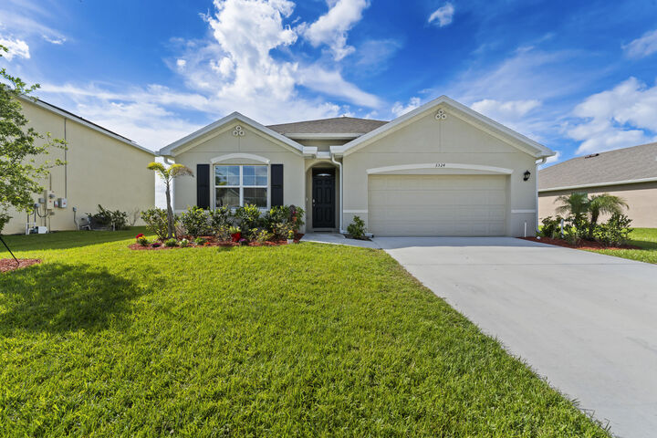 Property Photo:  3324 Homestead Drive  FL 34945 