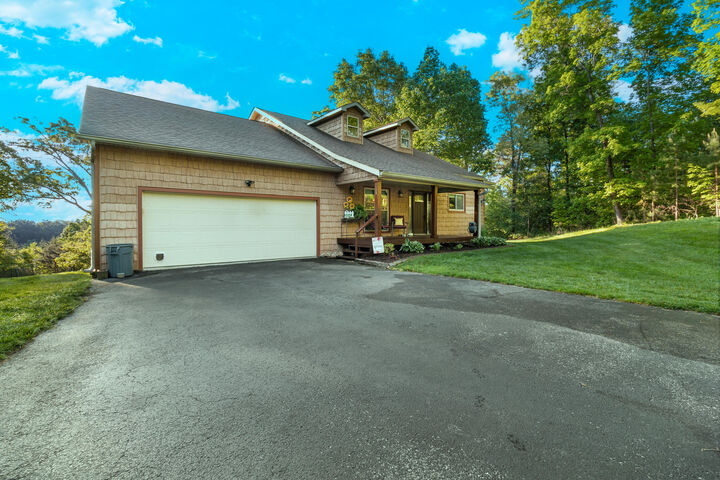 Property Photo: 250 Outlet Road SE TN 37323
